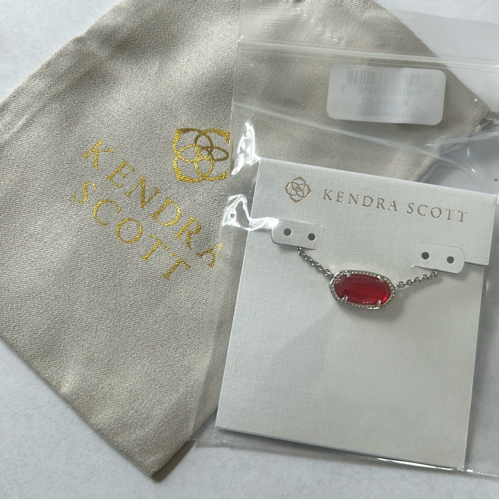 Elisa Silver Pendant Necklace in Red Illusion